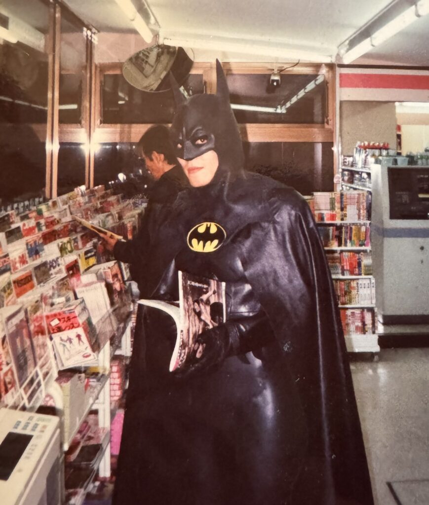 Katsura disfrazo com Batman en Halloween 1992